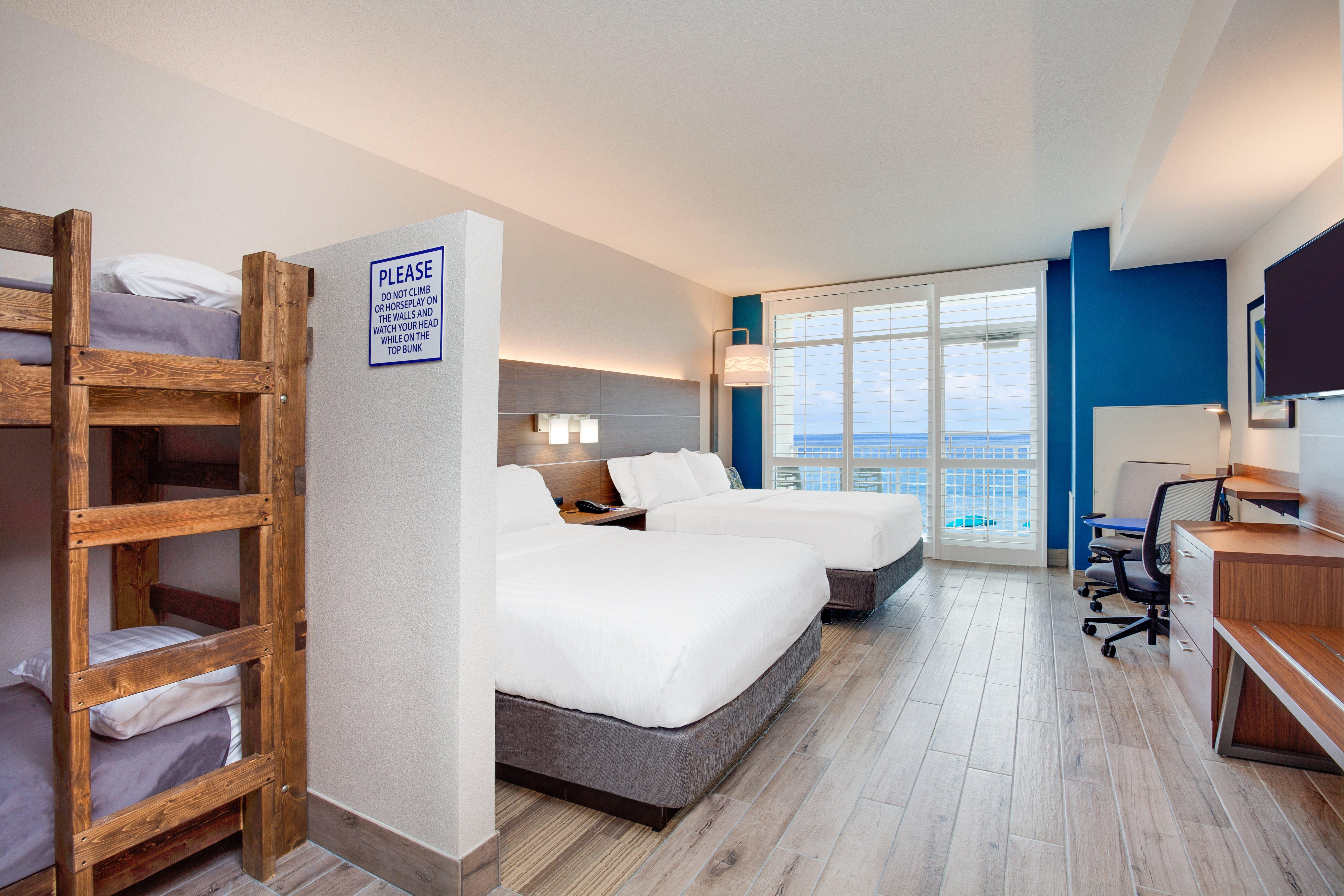 Holiday Inn Express & Suites Panama City Beach Beachfront By Ihg Exterior foto