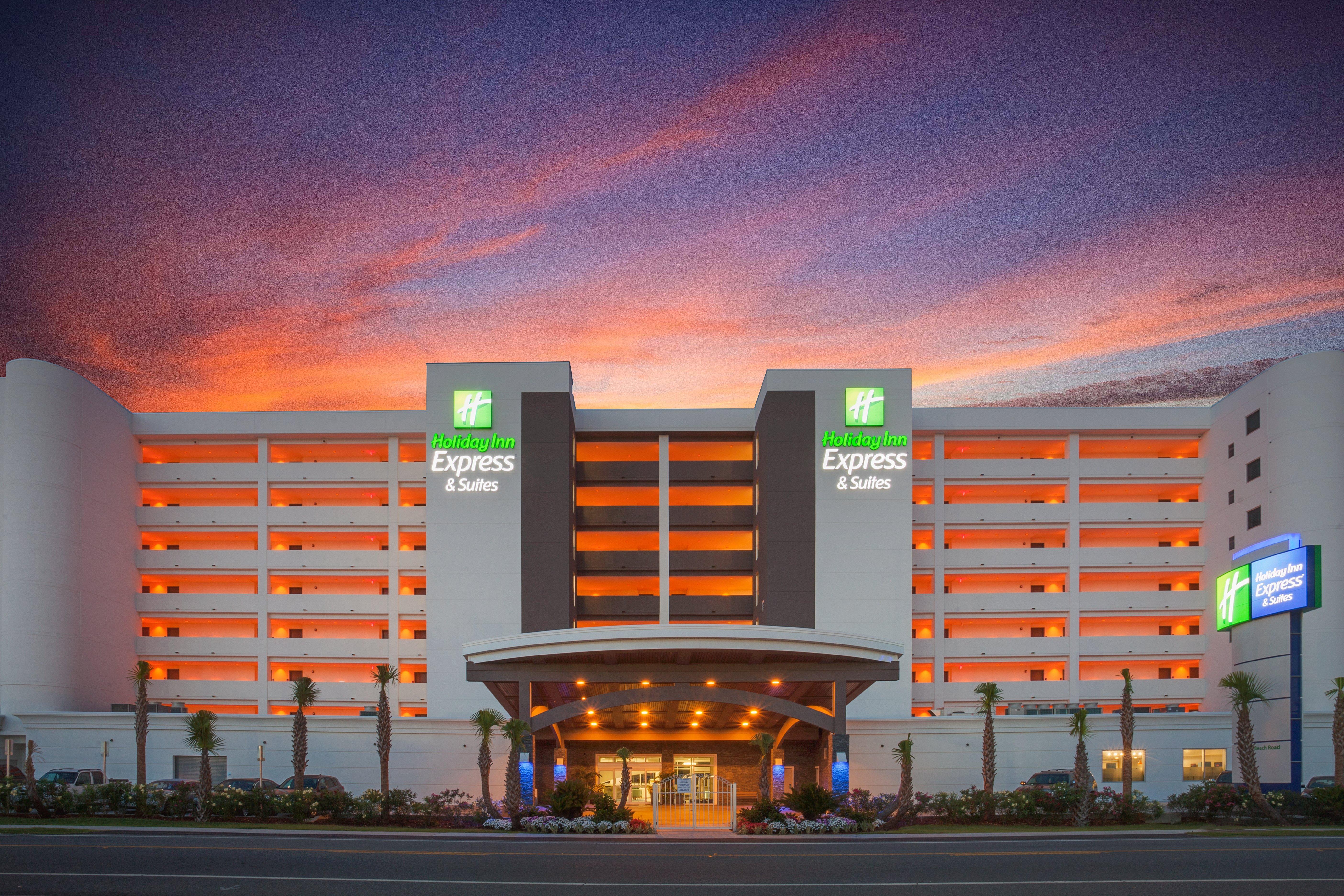 Holiday Inn Express & Suites Panama City Beach Beachfront By Ihg Exterior foto