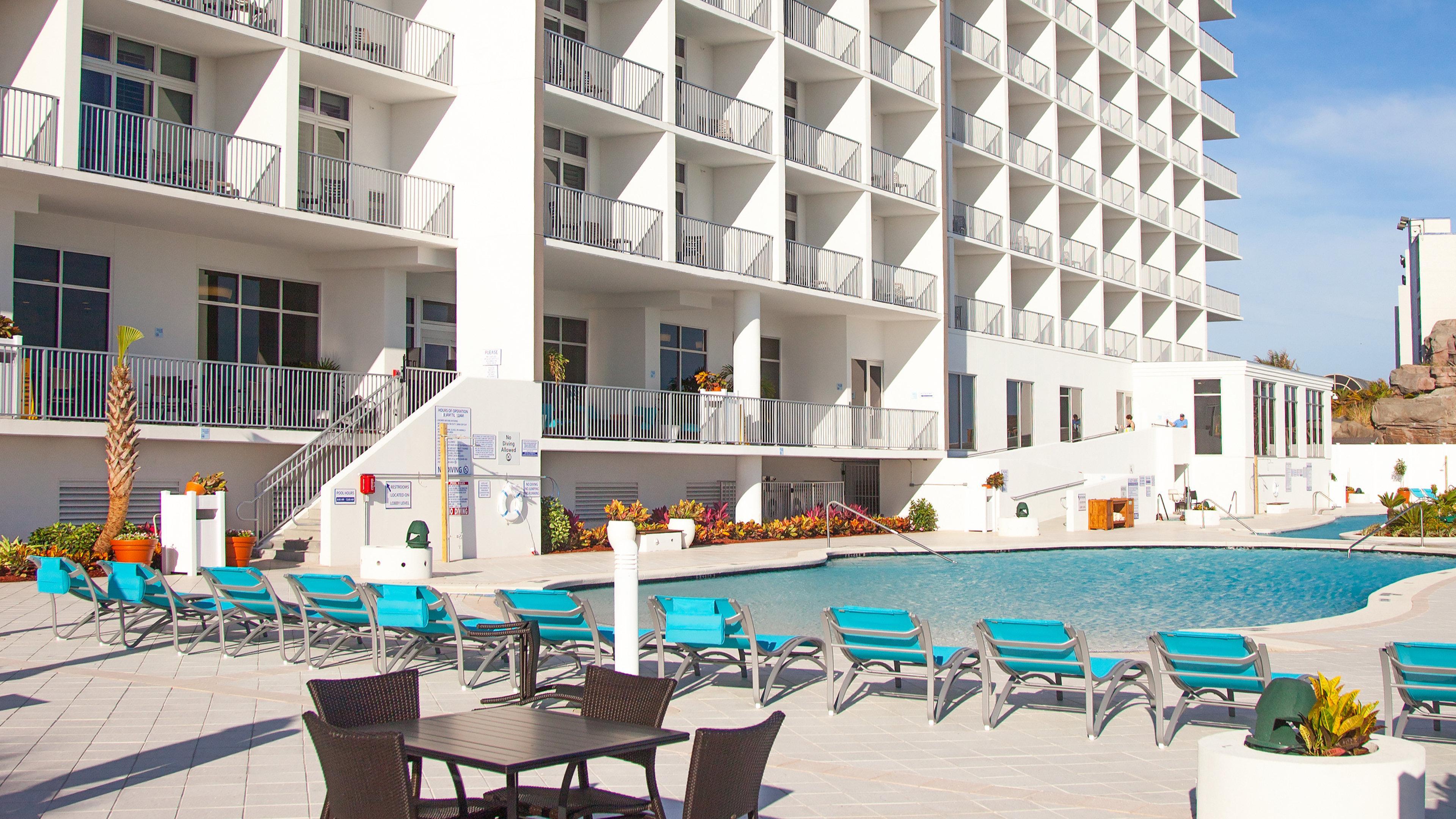 Holiday Inn Express & Suites Panama City Beach Beachfront By Ihg Exterior foto