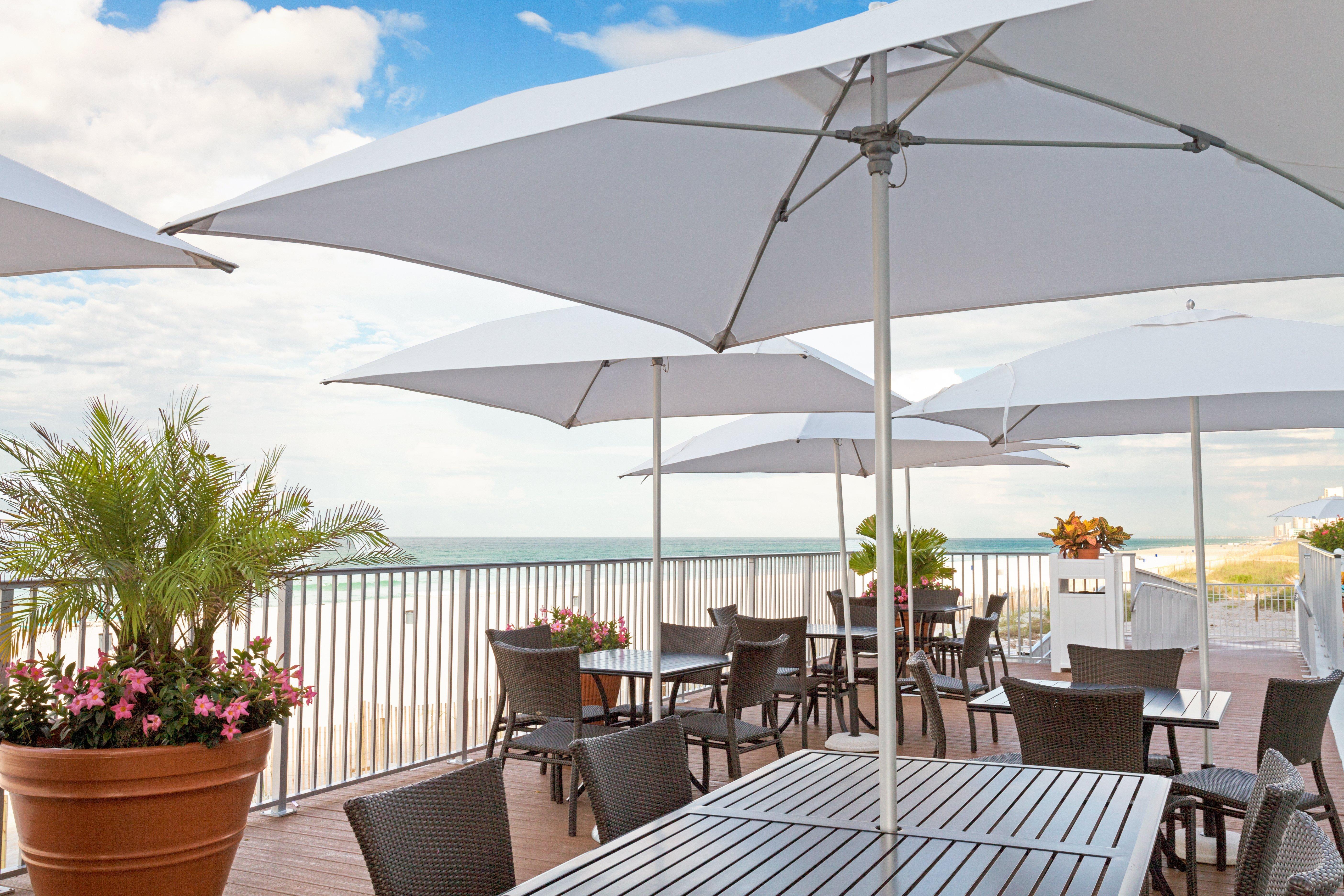 Holiday Inn Express & Suites Panama City Beach Beachfront By Ihg Exterior foto