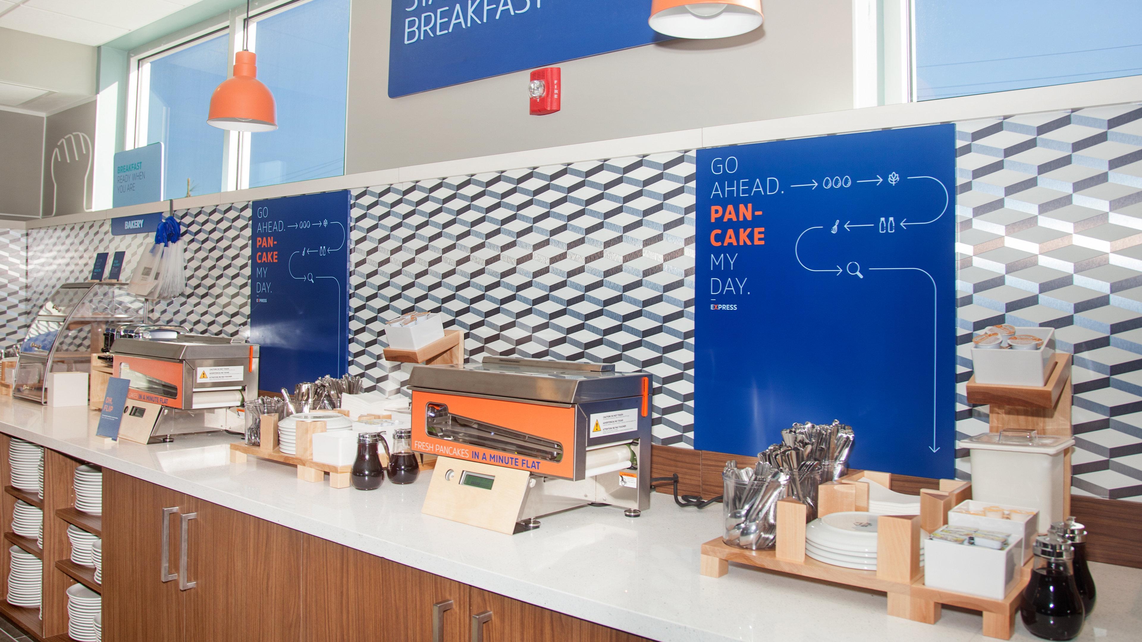 Holiday Inn Express & Suites Panama City Beach Beachfront By Ihg Exterior foto