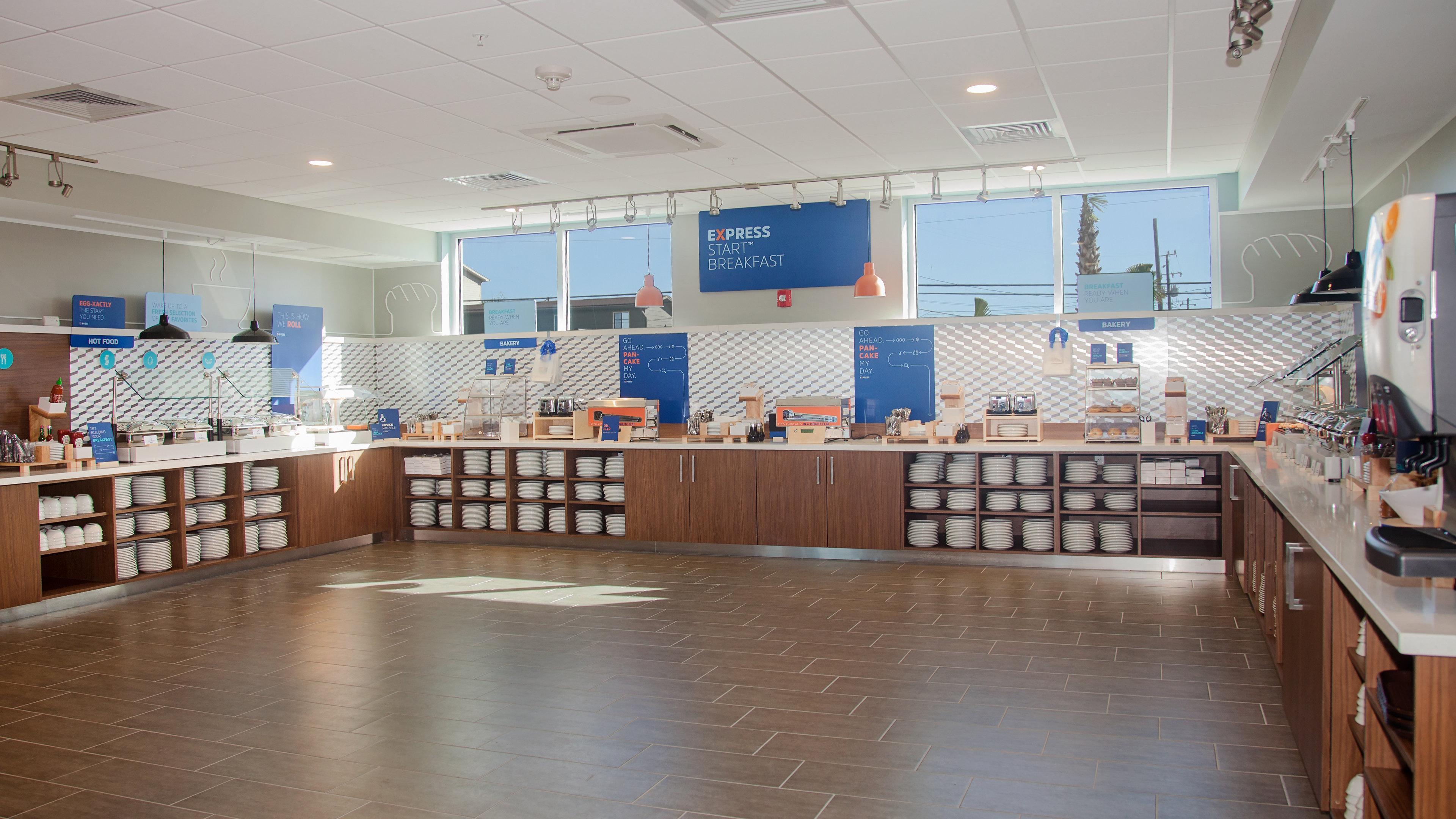 Holiday Inn Express & Suites Panama City Beach Beachfront By Ihg Exterior foto