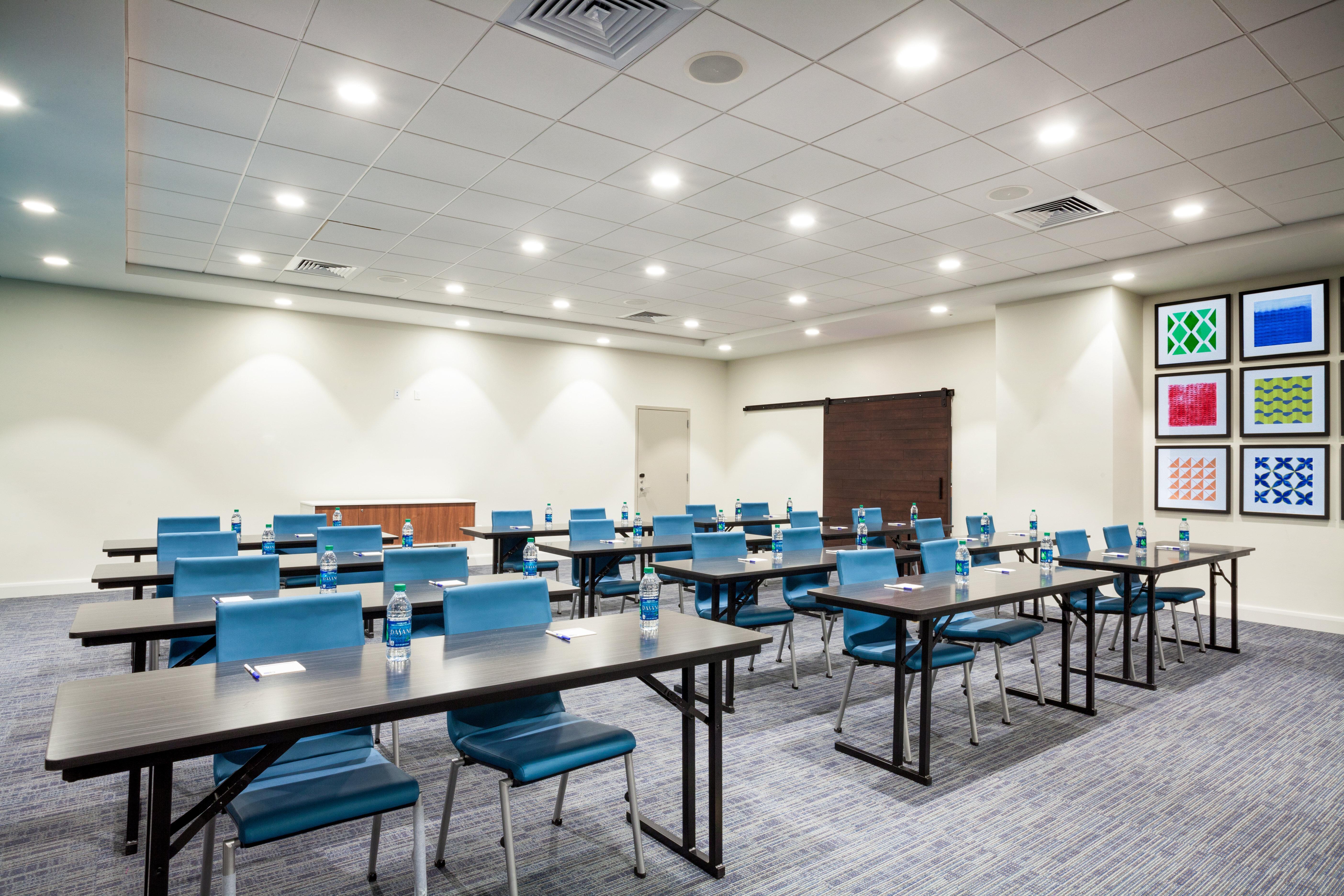 Holiday Inn Express & Suites Panama City Beach Beachfront By Ihg Exterior foto