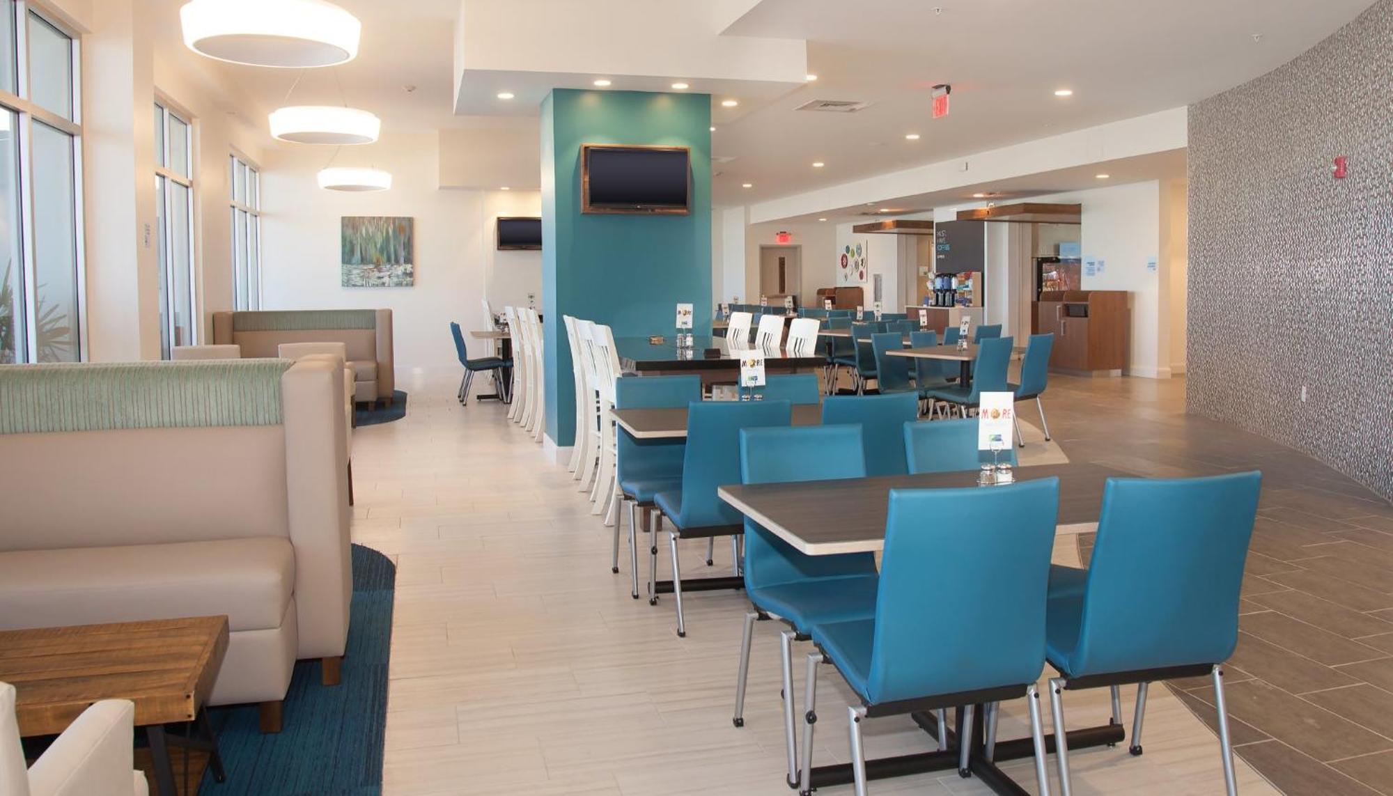 Holiday Inn Express & Suites Panama City Beach Beachfront By Ihg Exterior foto